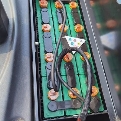 Lojas de vestuário Jack de paletes elétricos 600 mm Centro de carga Jack de paletes motorizado